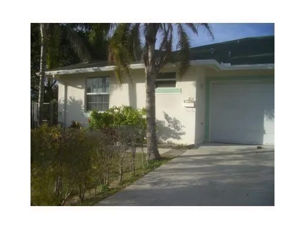 $2,800 | 713 Northeast 4th Street, Hallandale Beach, FL 33009