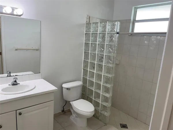 $2,800 | 713 Northeast 4th Street, Hallandale Beach, FL 33009