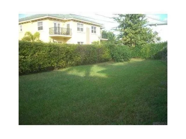 $2,800 | 713 Northeast 4th Street, Hallandale Beach, FL 33009