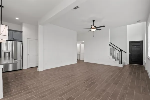 $2,600 | 4935 Anders Lane, Iowa Colony, TX 77583