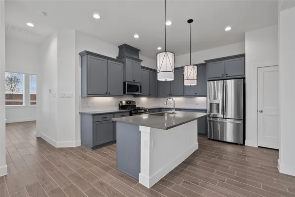 $2,600 | 4935 Anders Lane, Iowa Colony, TX 77583