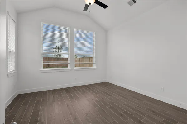 $2,600 | 4935 Anders Lane, Iowa Colony, TX 77583