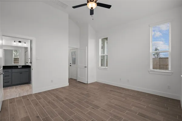 $2,600 | 4935 Anders Lane, Iowa Colony, TX 77583