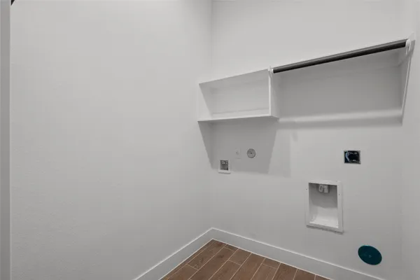 $2,600 | 4935 Anders Lane, Iowa Colony, TX 77583