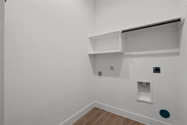 $2,600 | 4935 Anders Lane, Iowa Colony, TX 77583