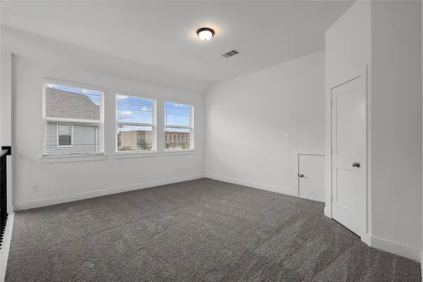 $2,600 | 4935 Anders Lane, Iowa Colony, TX 77583