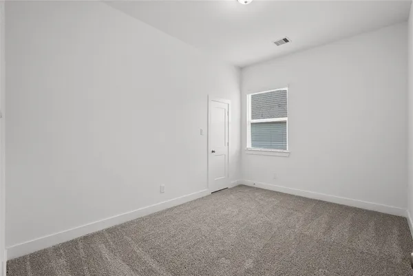 $2,600 | 4935 Anders Lane, Iowa Colony, TX 77583