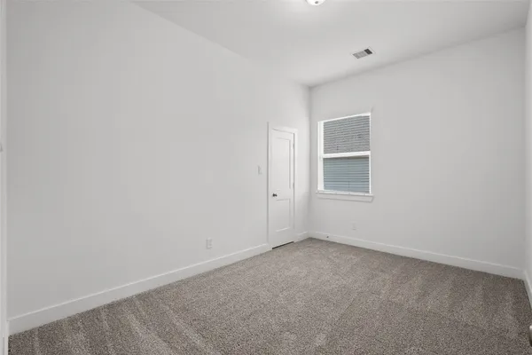 $2,600 | 4935 Anders Lane, Iowa Colony, TX 77583