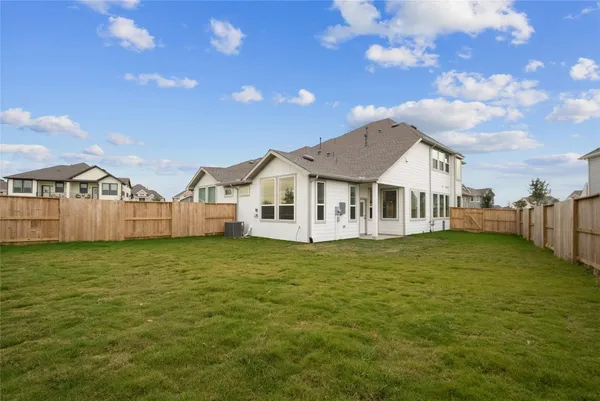 $2,600 | 4935 Anders Lane, Iowa Colony, TX 77583