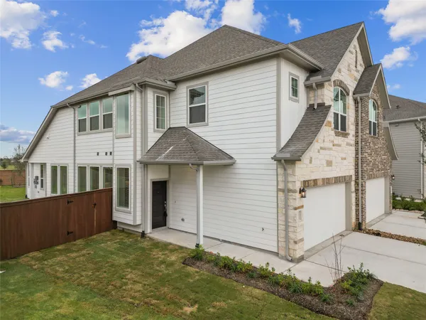 $2,600 | 4935 Anders Lane, Iowa Colony, TX 77583