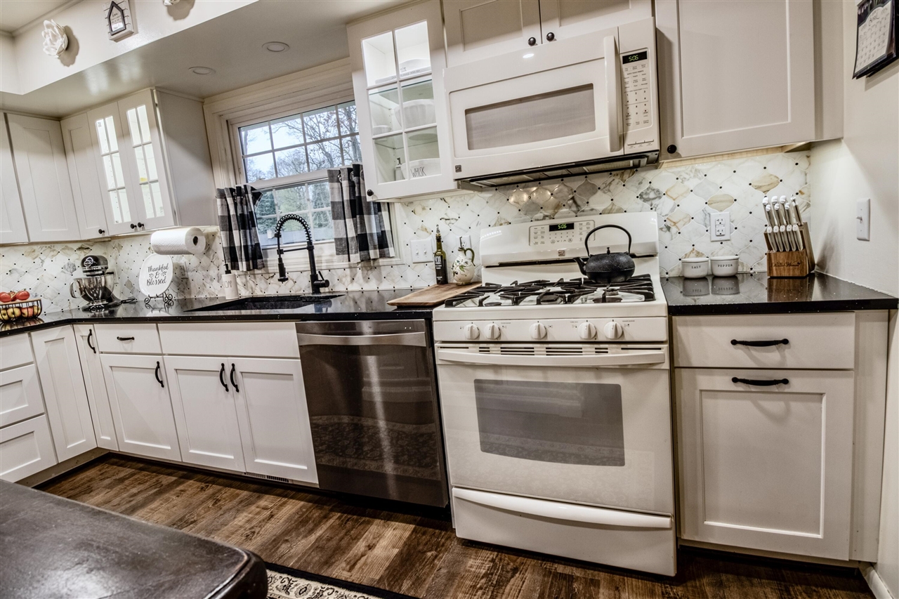 3129 Happy Valley Road Jackson, MI 49203 - Photo 7 of 53