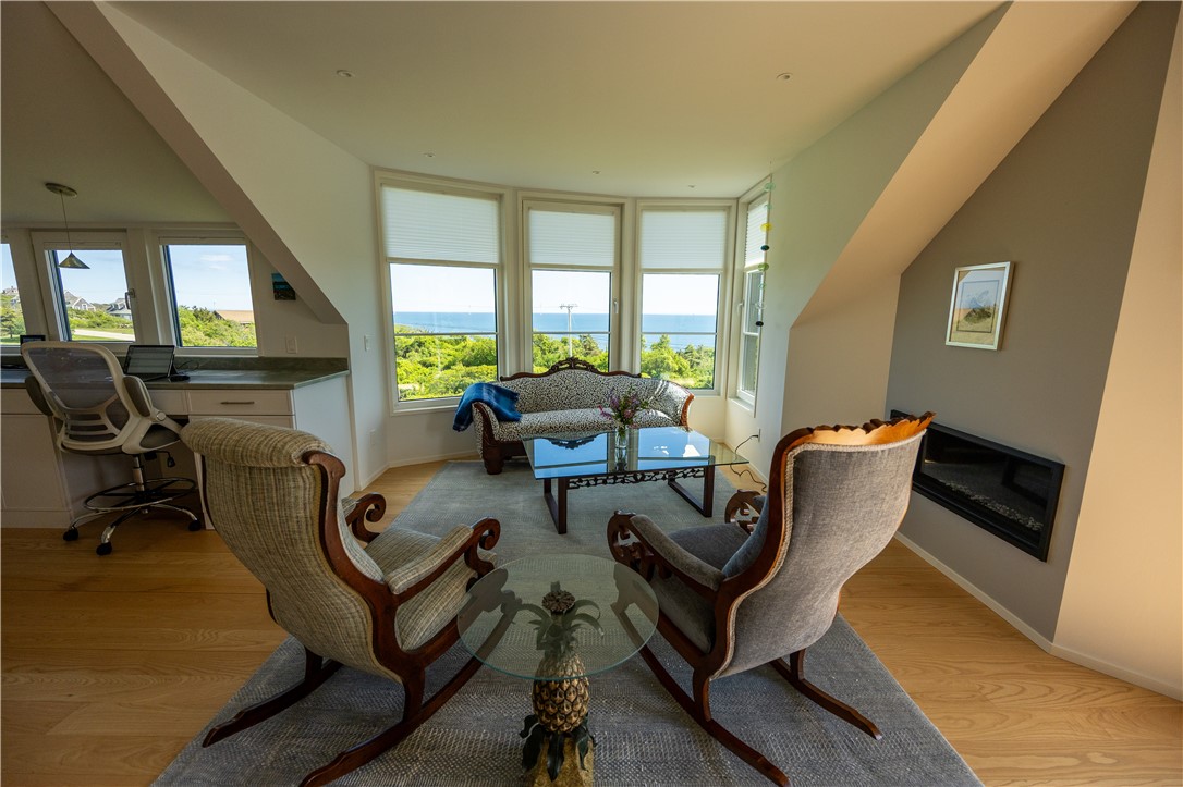1448 Mohegan Trail Block Island, RI 02807 - Photo 25 of 47 Sitting Area