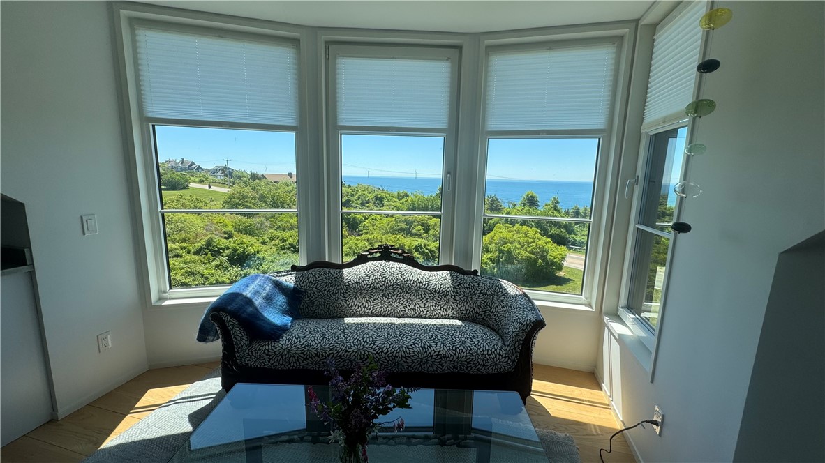 1448 Mohegan Trail Block Island, RI 02807 - Photo 26 of 47 Sitting Area