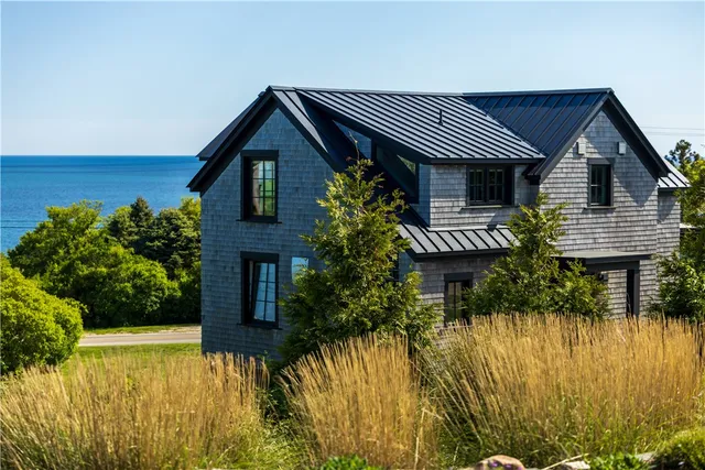 $3,900,000 | 1448 Mohegan Trail, Block Island, RI 02807