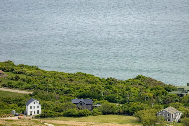 $3,900,000 | 1448 Mohegan Trail, Block Island, RI 02807