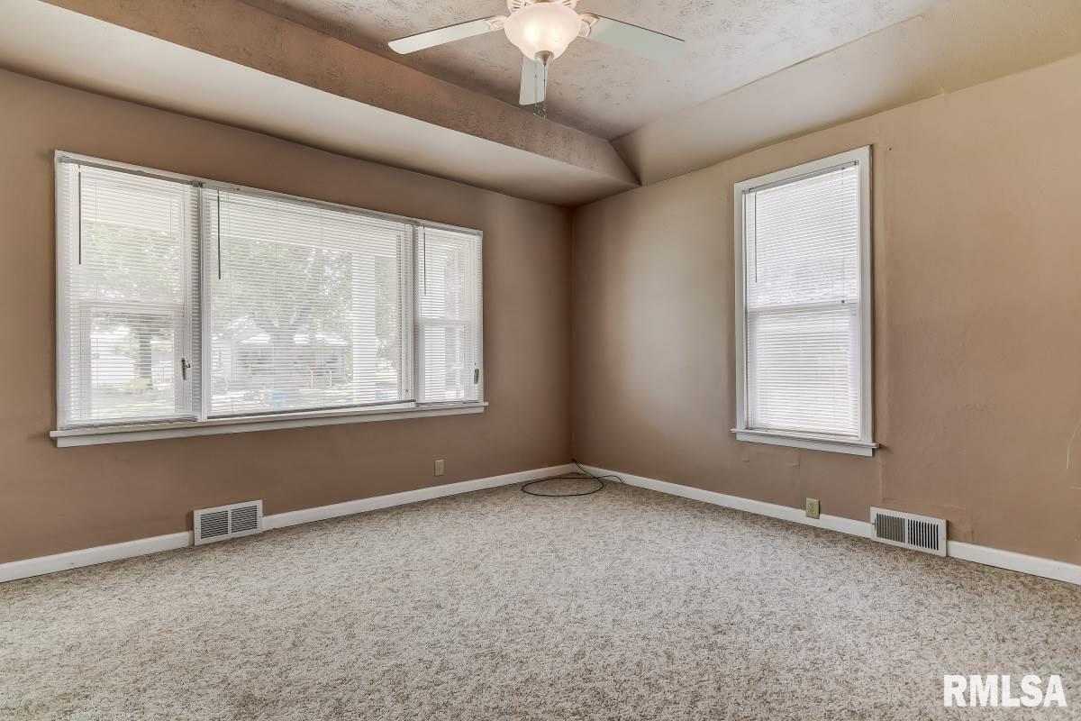 1157 West Elliott Avenue Springfield, IL 62702 - Photo 7 of 28