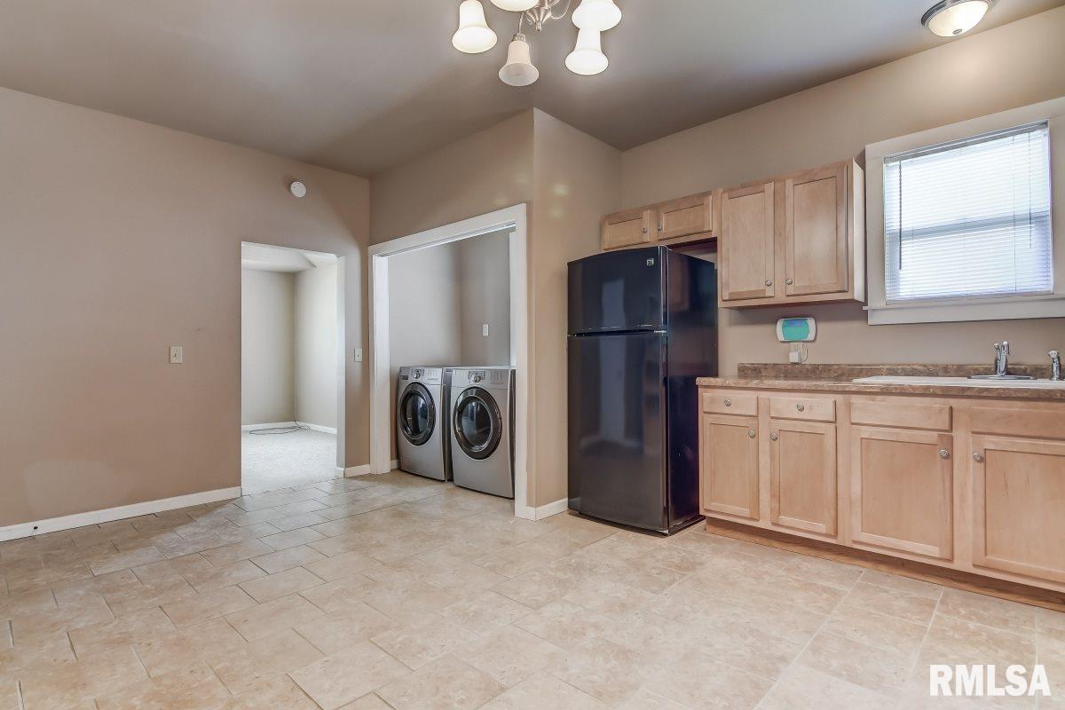 1157 West Elliott Avenue Springfield, IL 62702 - Photo 9 of 28
