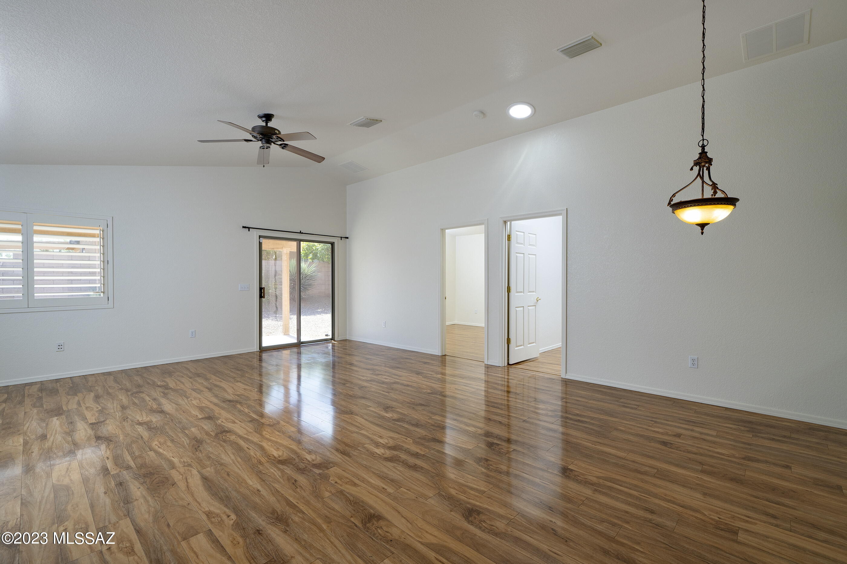 2334 West Golden Hills Road Tucson, AZ 85745 - Photo 5 of 21