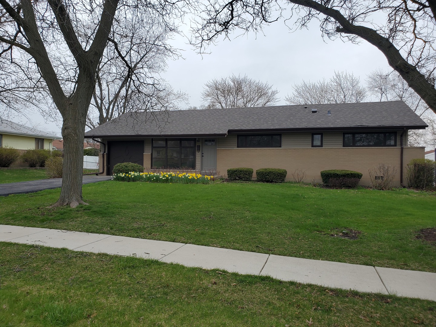 285 Payson Street Hoffman Estates, IL 60169 - Photo 2 of 12