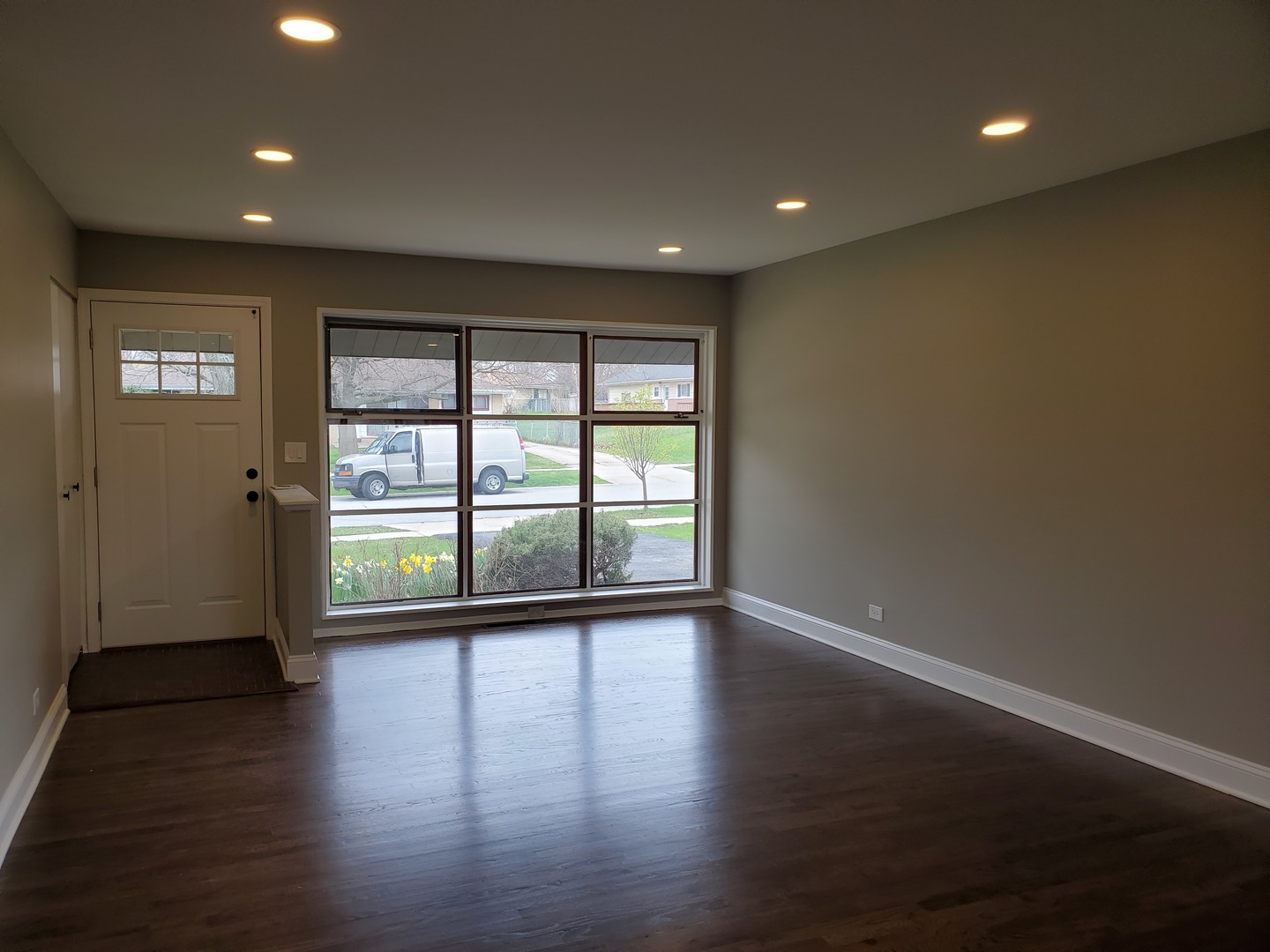 285 Payson Street Hoffman Estates, IL 60169 - Photo 5 of 12