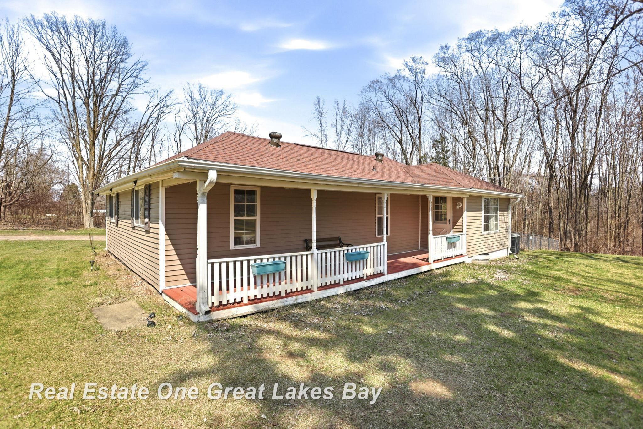 3497 Cat Lake Road Caro, MI 48723 - Photo 7 of 45 50204039-b59614f4-9522-4741-bc14-9f5c0d2fd5d0.JPG