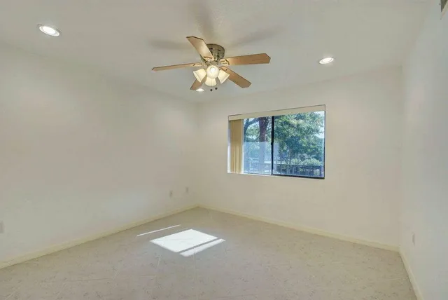 $1,550 | 4838 Esedra Court, Unit 201, Lake Worth, FL 33467
