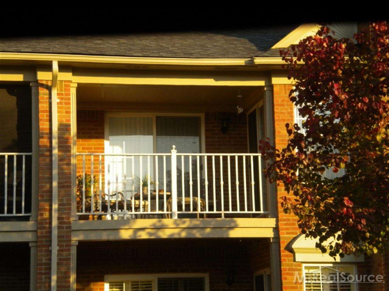 3484 Tremonte Circle Rochester, MI 48306 - Photo 3 of 16 31181149-2.JPG