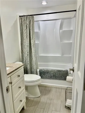 $449,900 | 210 Lakeside Drive, McKees Rocks, PA 15136