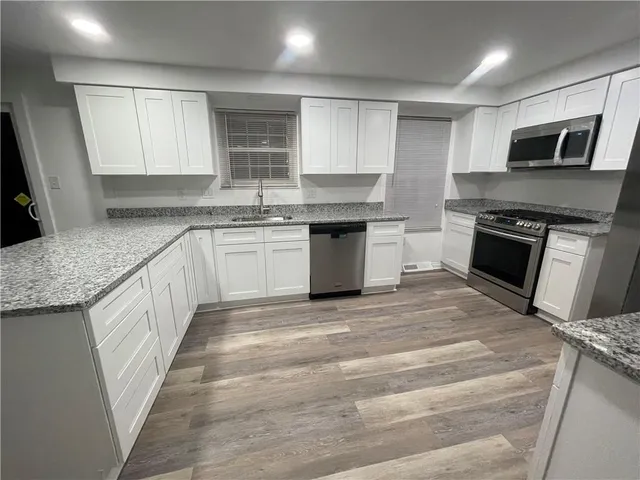 $449,900 | 210 Lakeside Drive, McKees Rocks, PA 15136