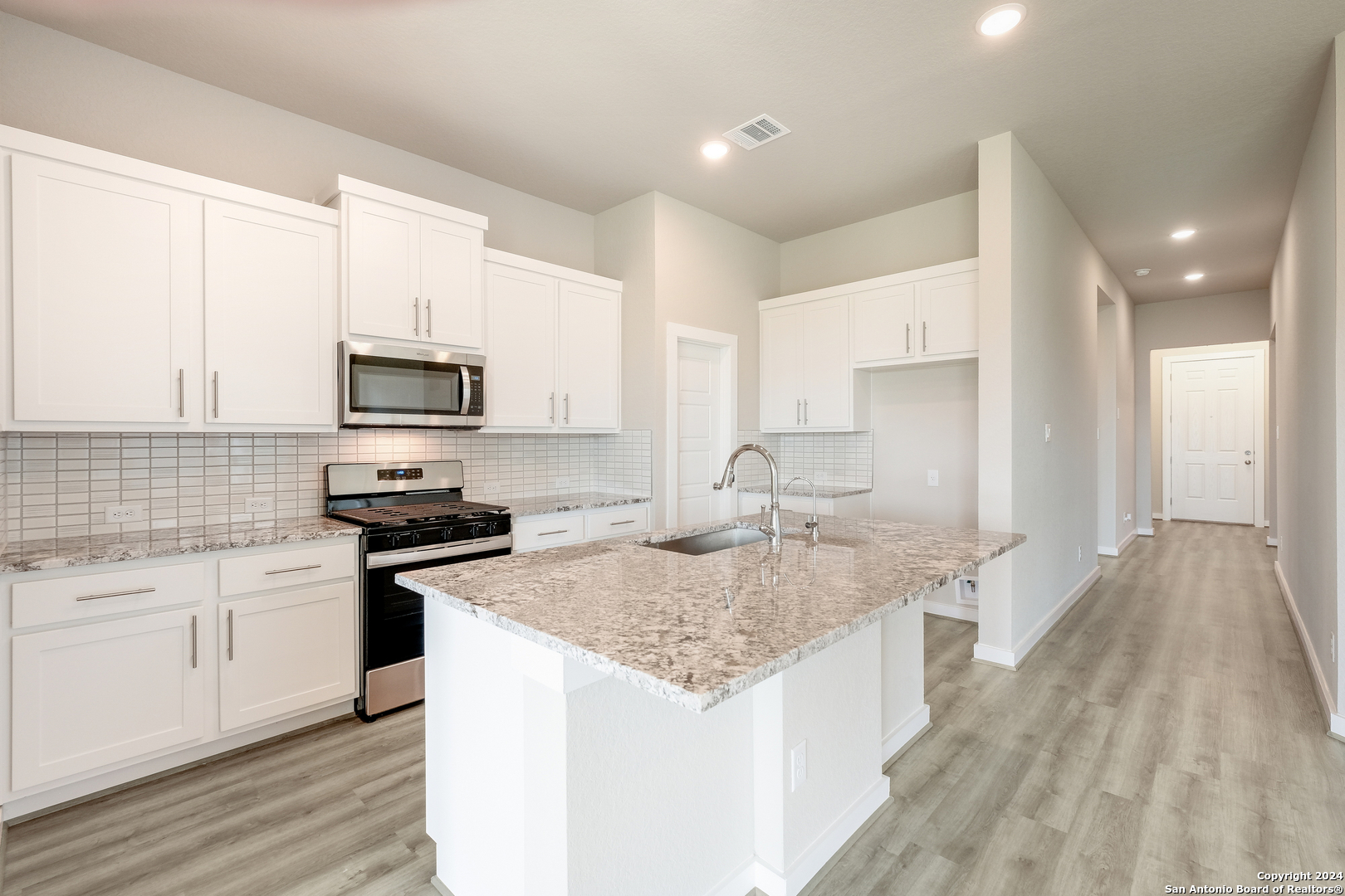 12216 Latticework Schertz, TX 78154 - Photo 5 of 26