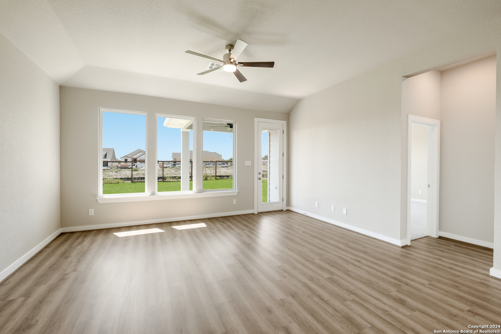 12216 Latticework Schertz, TX 78154 - Photo 9 of 26