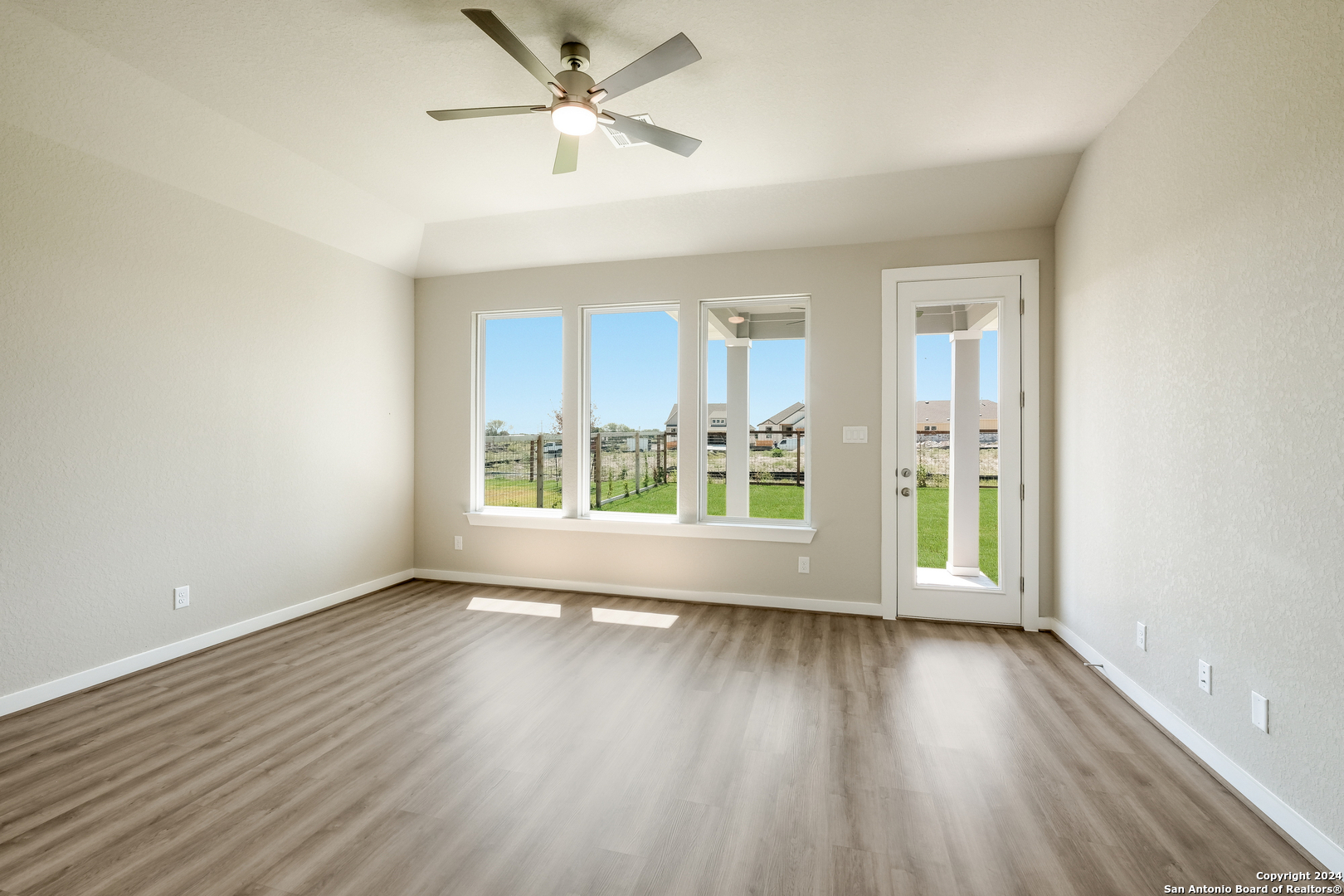 12216 Latticework Schertz, TX 78154 - Photo 10 of 26