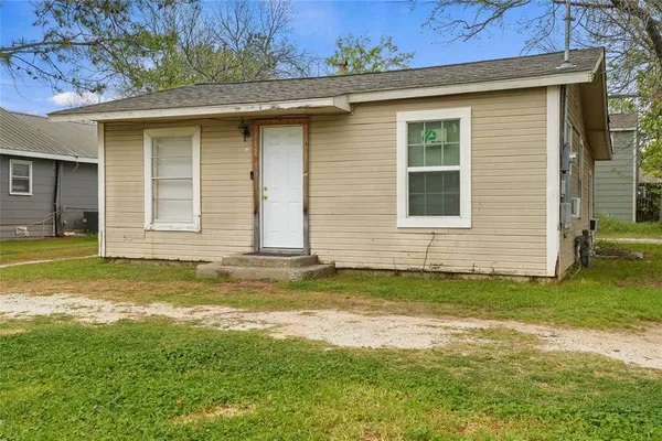 $190,000 | 315 Ritchey Street, Gainesville, TX 76240