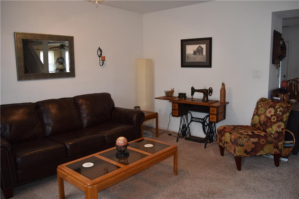 186 Rambling Road Greenfield, IN 46140 - Photo 3 of 29