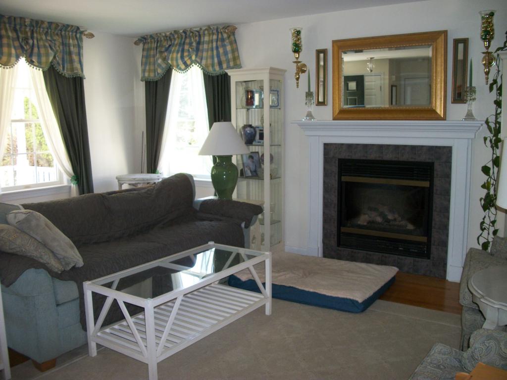 241 Dearborn Road Greenland, NH 03840 - Photo 3 of 12 Gallery Image 3