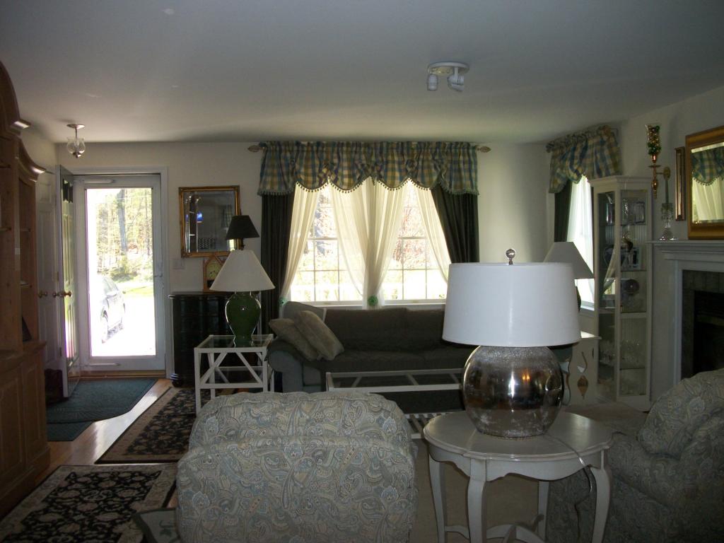 241 Dearborn Road Greenland, NH 03840 - Photo 4 of 12 Gallery Image 4