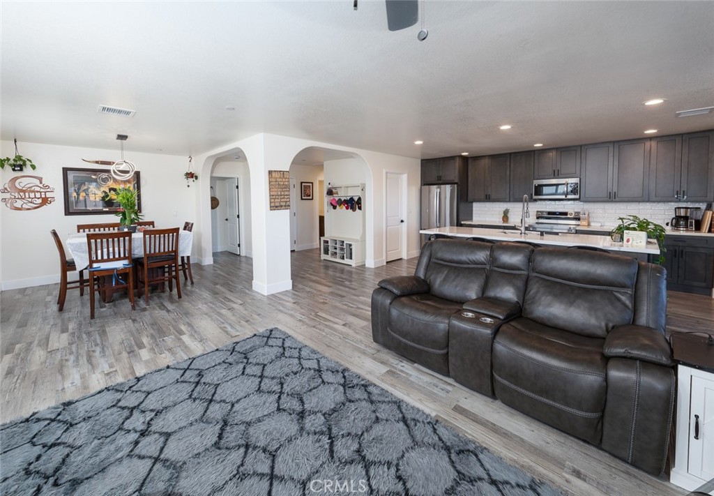 1136 West Vulcan Avenue Ridgecrest, CA 93555 - Photo 9 of 29 Gallery Image 9
