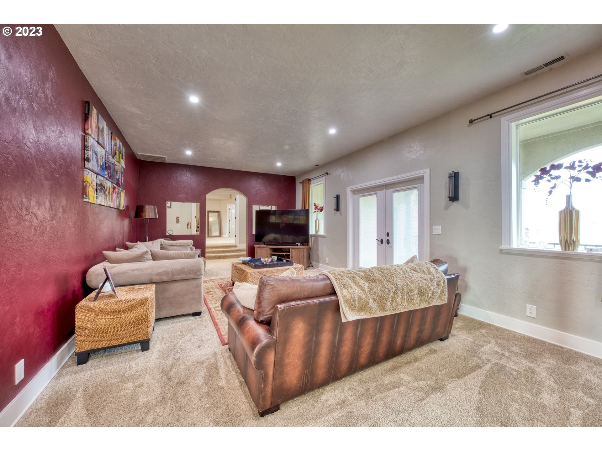 315 Ayres Road Eugene, OR 97408 - Photo 10 of 31 a living room with furniture and a large window