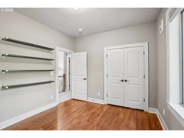 a view interior of a house and an empty room