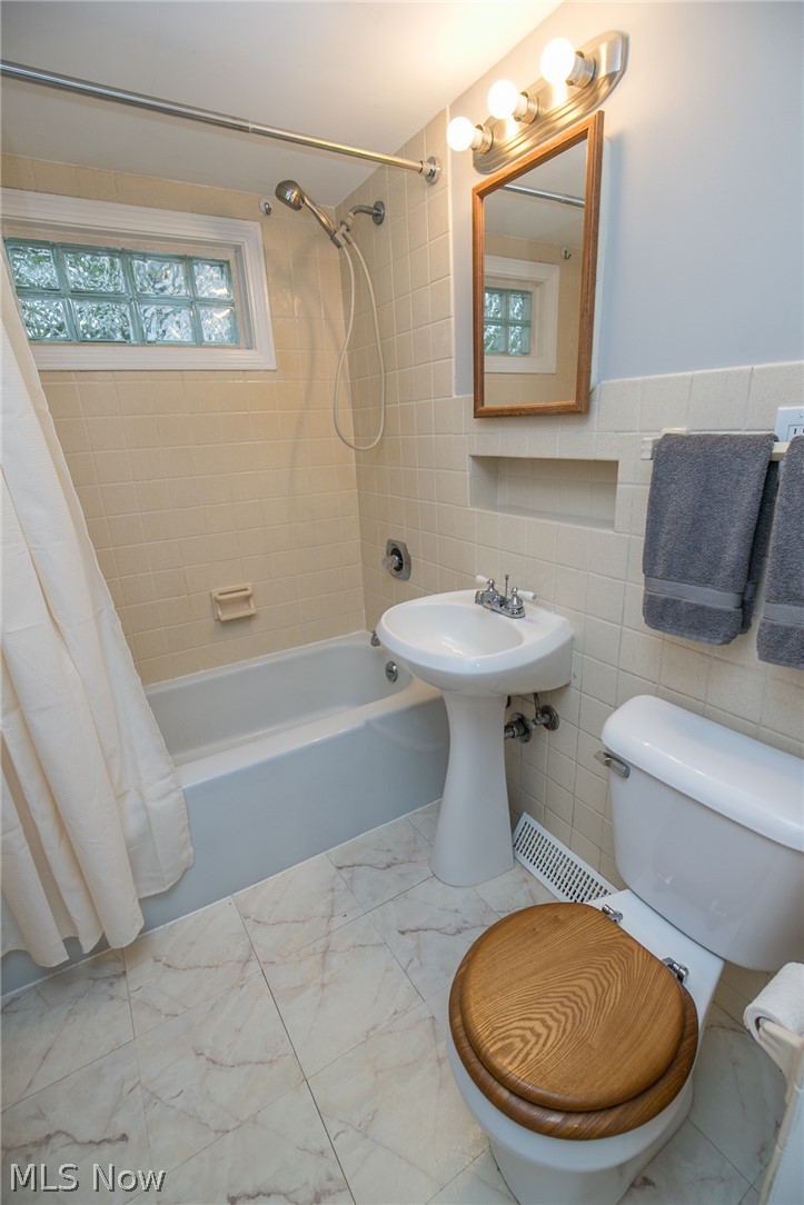 18121 Snyder Road Chagrin Falls, OH 44023 - Photo 16 of 30 Gallery Image 16