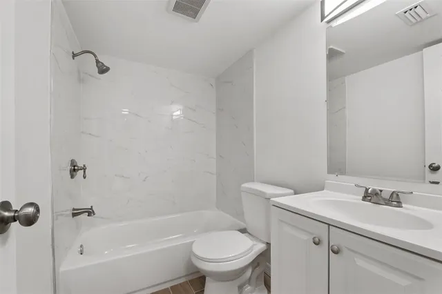 $1,600 | 1301 Emerald Terrace, Unit 2, Fort Pierce, FL 34950