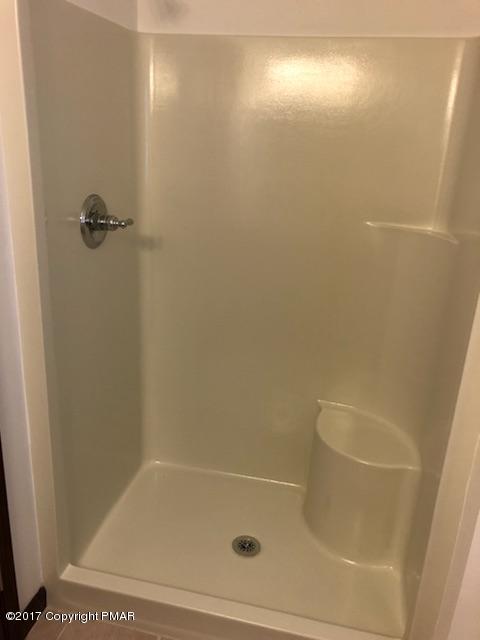 230 Coach Road Tobyhanna, PA 18466 - Photo 16 of 19 IMG_2773