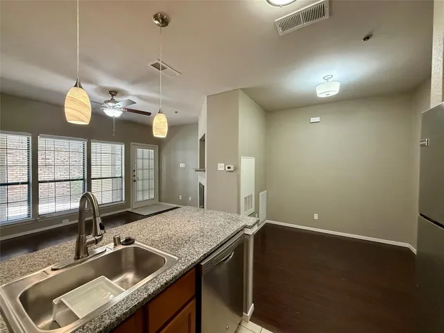 $1,475 | 4800 West Lovers Lane, Unit 303, Dallas, TX 75209