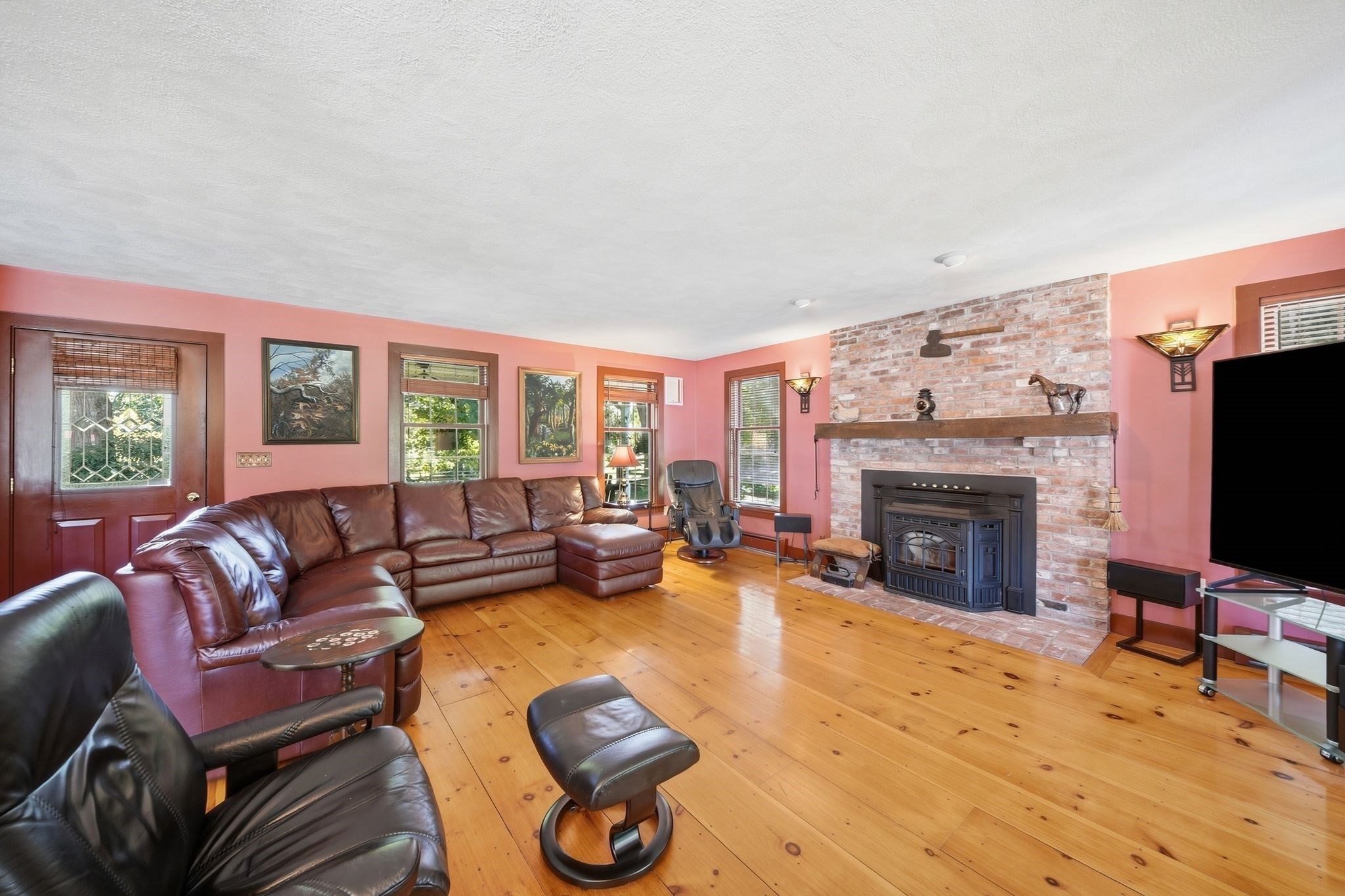 89 A Red Gate Road Tyngsborough, MA 01879 - Photo 25 of 42 Gallery Image 25