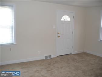 817 Arbor Road Yeadon, PA 19050 - Photo 9 of 12 Living Room