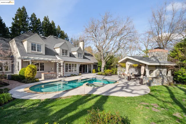 a kitchen with a stove and a kitchen