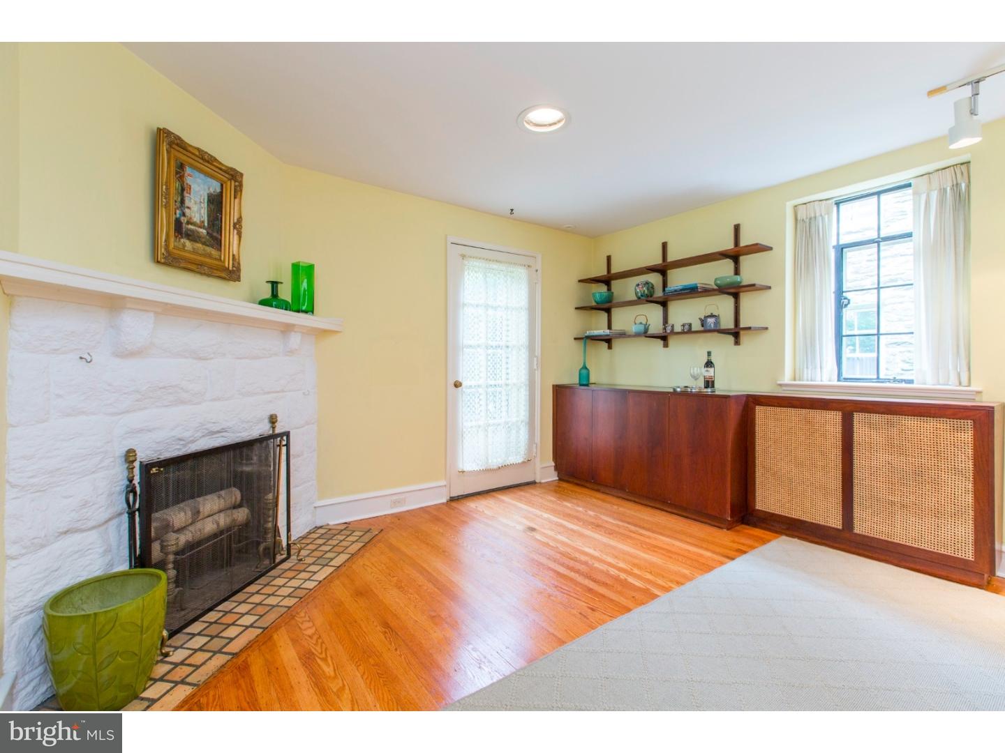 206 Hewett Road Wyncote, PA 19095 - Photo 6 of 24 Living Room