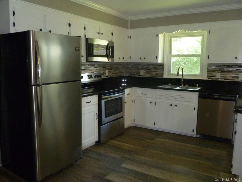2513 South Point Road Belmont, NC 28012 - Photo 3 of 10 Gallery Image 3