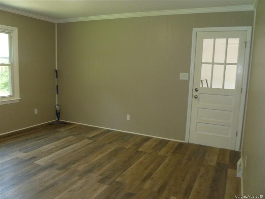 2513 South Point Road Belmont, NC 28012 - Photo 4 of 10 Gallery Image 4