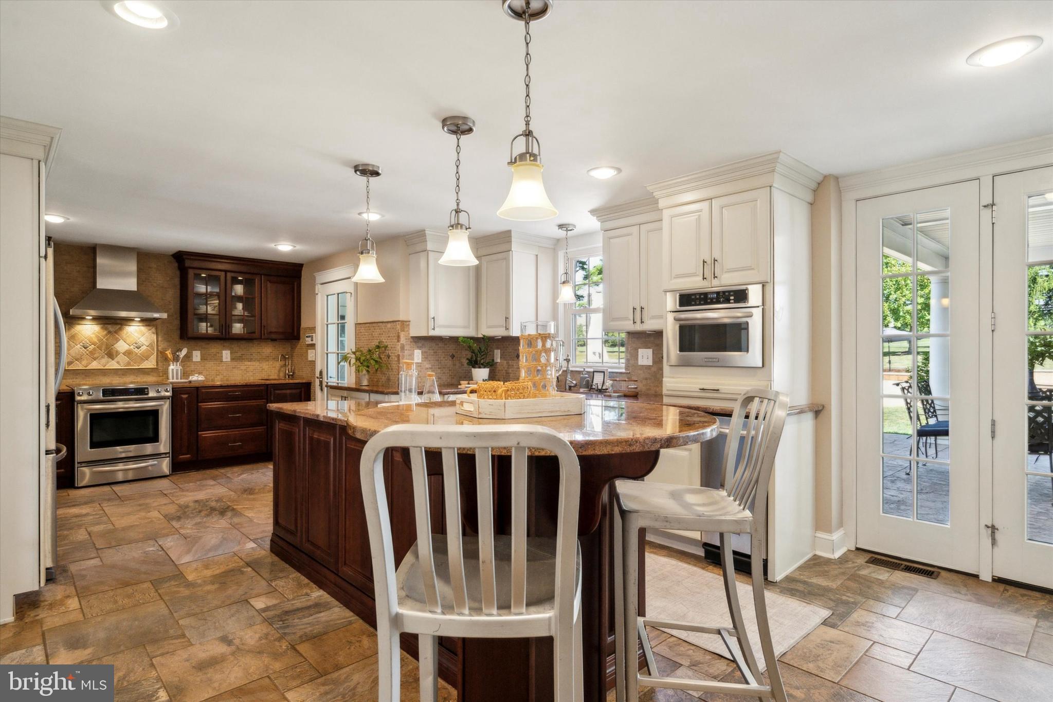 6003 Cricket Road Flourtown, PA 19031 - Photo 15 of 64 Island Seating